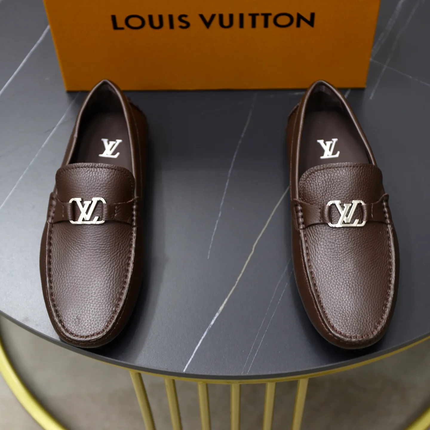 Ex-factory price: 480💰【LV】Louis Vuitton ⚠️High-end men’s driving and pedal series ⚠️38-44 (customized for 45) ⚠️All original cowhide leather! Thick and soft! Made entirely of calfskin lining! The latest non-slip beanie sole! Three-dimensional package technology! Fashionable and classic! Handicrafts! Original high quality! Feel free to compare!